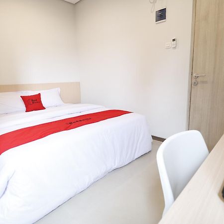 Reddoorz Plus Near Mall Pondok Indah Jakarta Bagian luar foto